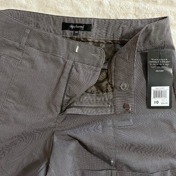 Daisy Fuentes Ladies Simply Shorts, Brown Combo Color Size 10 - Picture 3 of 4